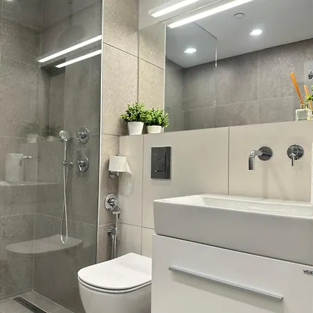 Apartament в 54 в сграда мона *